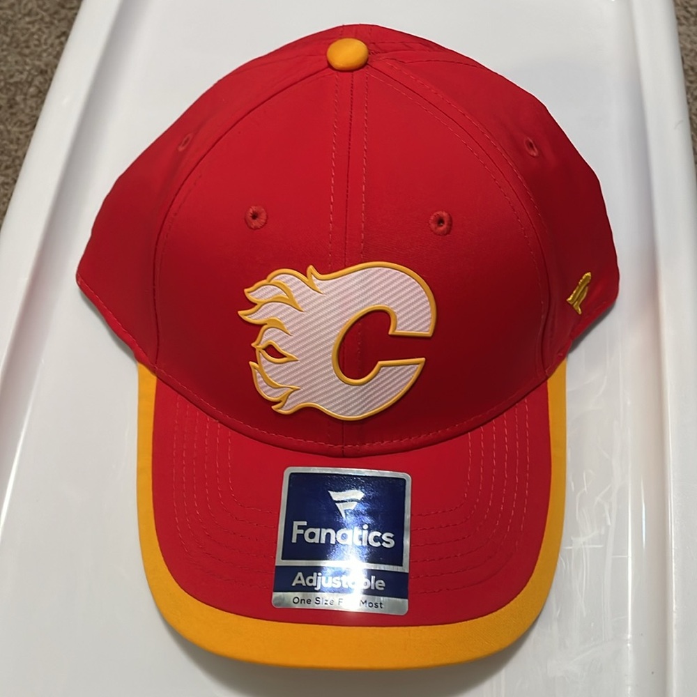 Calgary Flames Fanatics Defender Struct Cap